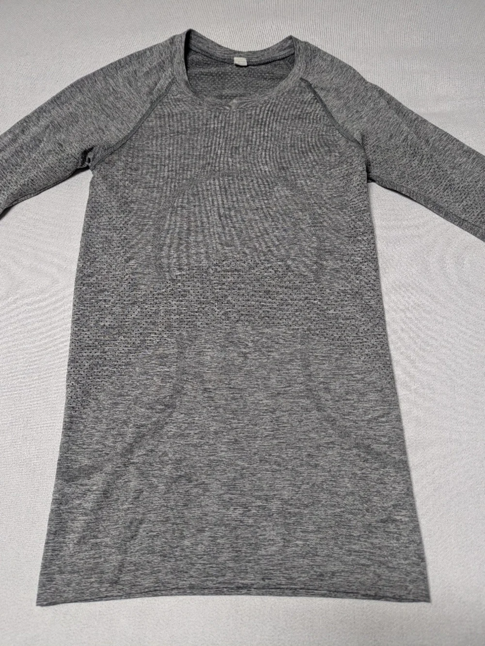 Lululemon Swiftly Tech Long Sleeve - Size 2